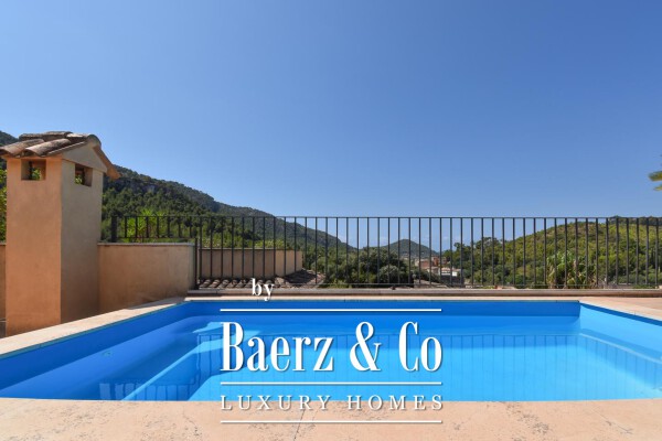 photo 3 Mansion with several Apartments and Pools