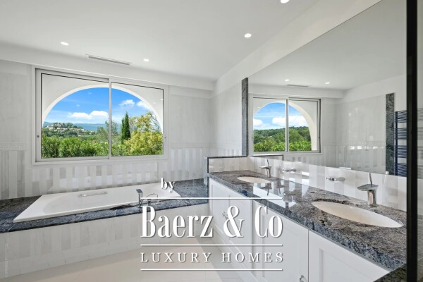 photo 25 Villa with view on Castelleras Castle