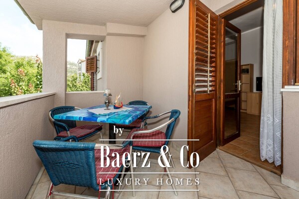 photo 2 Šibenik, Grebaštica, house with apartments second row from the sea