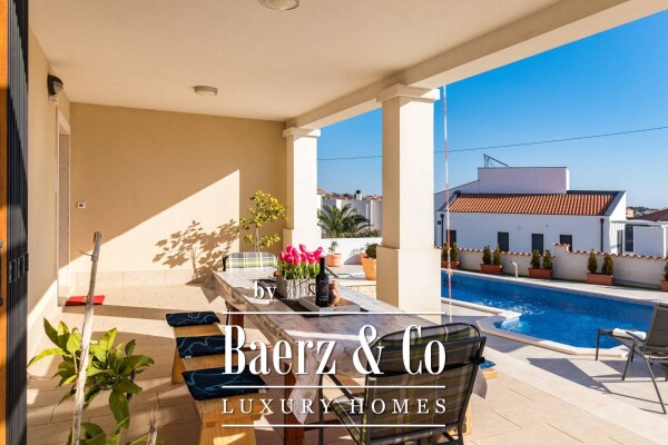 photo 3 Medulin, luxury villa with a swimming pool and a large garden of 1050 m2, 300 m from the beach