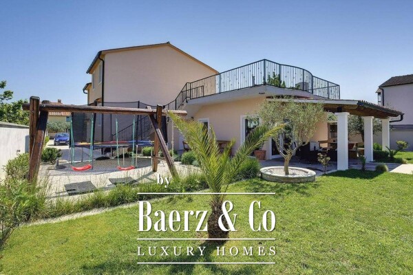 photo 8 Medulin, fully equipped villa, NKP 350m2