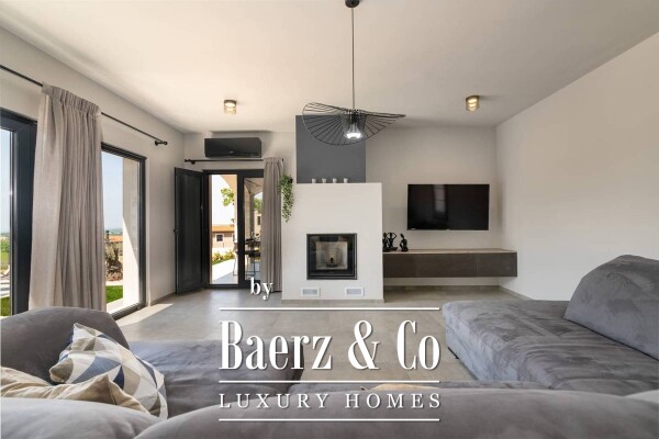 photo 4 Vižinada, a rustic villa with a pool and a panoramic view of the sea