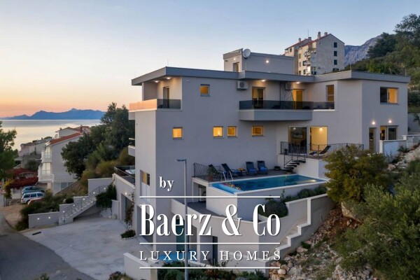 photo 2 Podgora, luxurious newly built villa with swimming pool