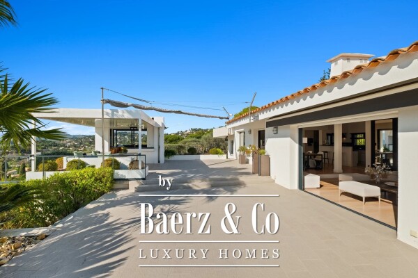 photo 10 Magnificent Californian Villa Offering  Breathtaking View