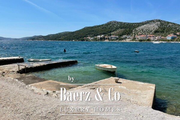 photo 11 Seget Vranjica, unique opportunity, beautiful house first row to the sea