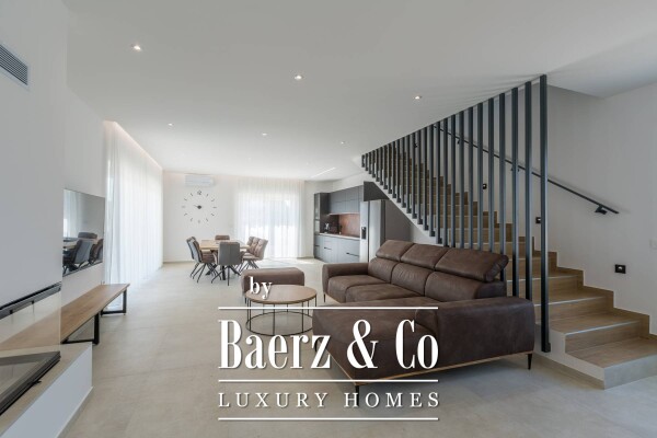 photo 3 Poreč, an impressive villa with a swimming pool in a quiet place