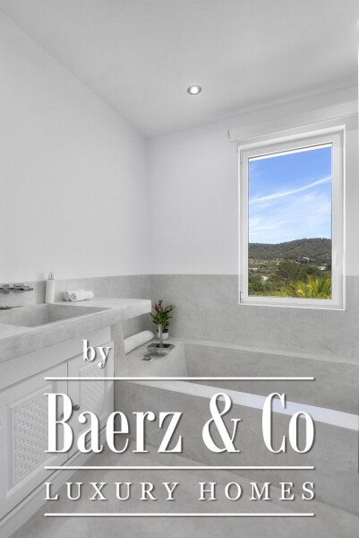 photo 16 Prestigious villa on walking distance to Cala Jondal