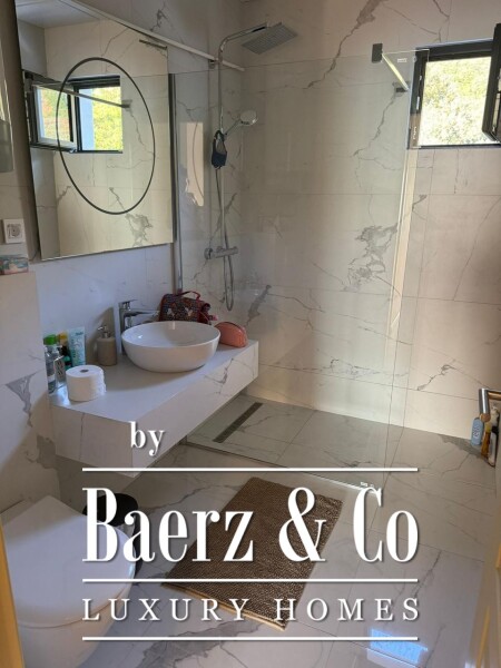 photo 14 Three Bedroom Apartment In Sveti Stefan