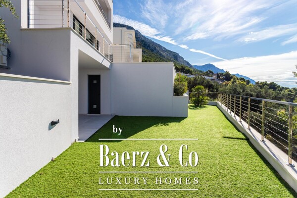 photo 6 Brela, a modern villa with a panoramic view