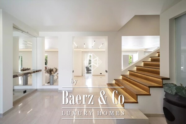 photo 8 Contemporary Villa with Sea View in St Jean Cap Ferrat