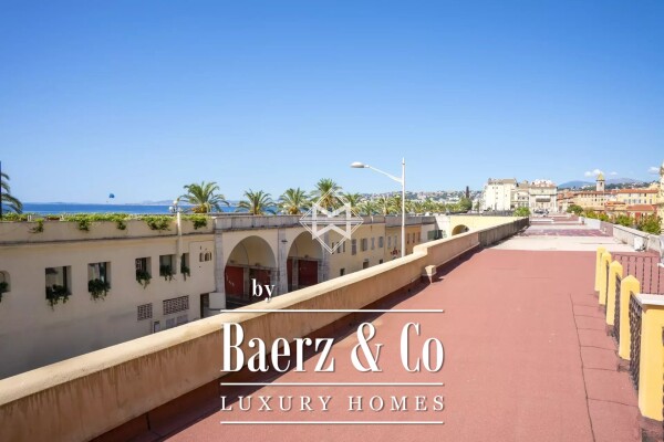 photo 2 Magnificent apartments of 230 square meters in a beautiful Niçois building on the Cours Saleya.