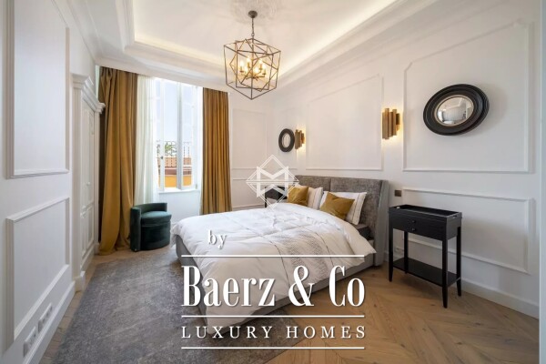 photo 6 Magnificent apartments of 230 square meters in a beautiful Niçois building on the Cours Saleya.