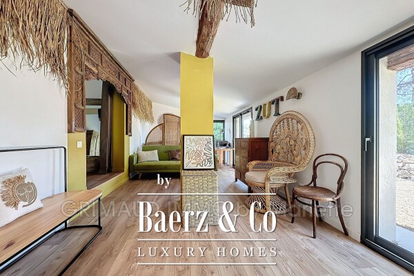 photo 20 beautiful renovated villa with swimming pool and 6 bedrooms