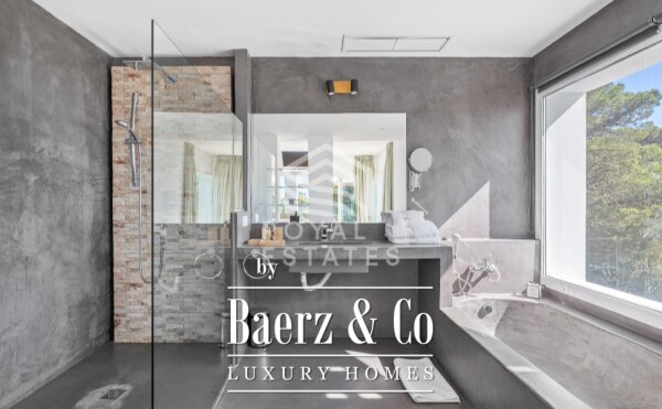 photo 13 Beautiful luxury home in Cala moli