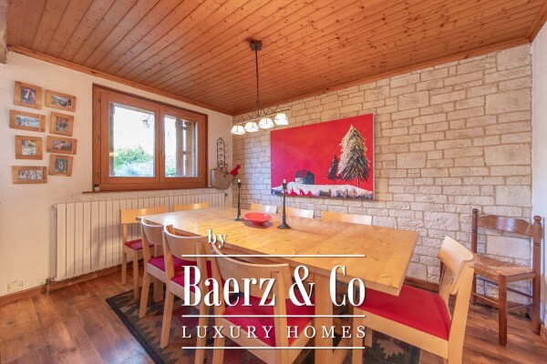 photo 7 TRADITIONAL SAVOYARD STYLE - 6 BEDROOM CHALET