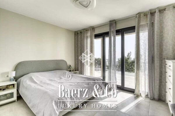 photo 8 Contemporary villa with panoramic sea view