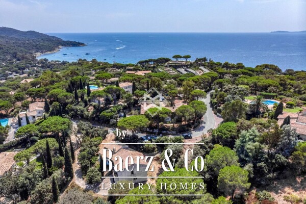 photo 2 Co-Exclusivity - Gigaro La Croix-Valmer - Private domain - villa to renovate with permit