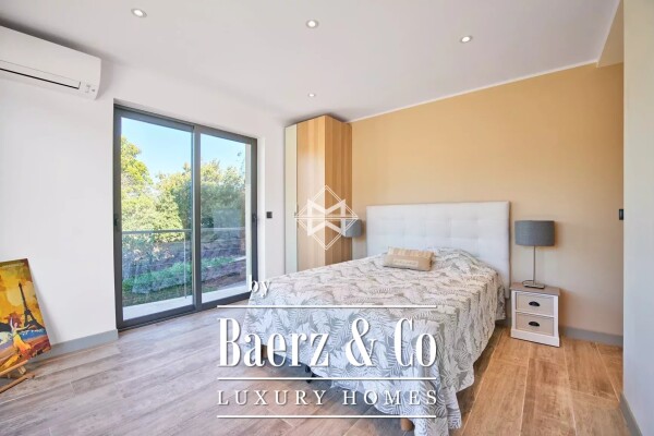 photo 15 Architect-designed Villa in Cavalaire-sur-Mer