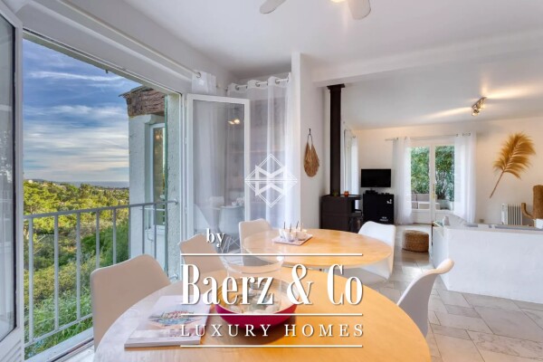 photo 10 In La Croix-Valmer, villa with sea view in the heart of a domain