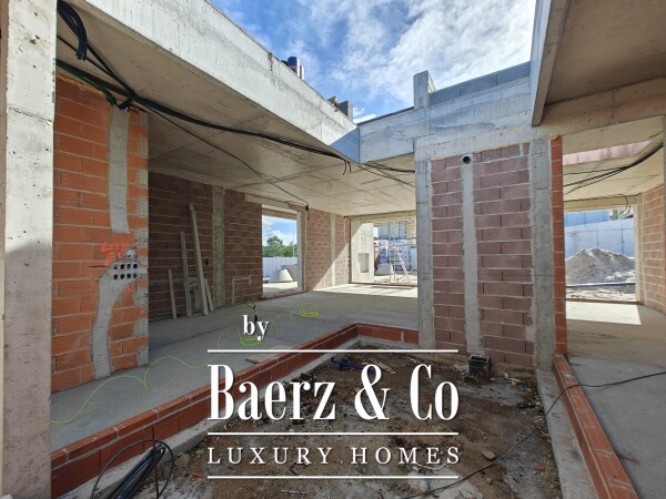 photo 18 Rua do Mastro 6-48