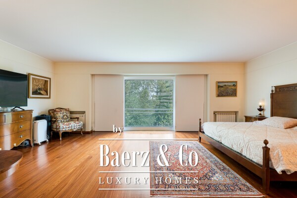 photo 19 Timeless Elegance in the Heart of Hollywood