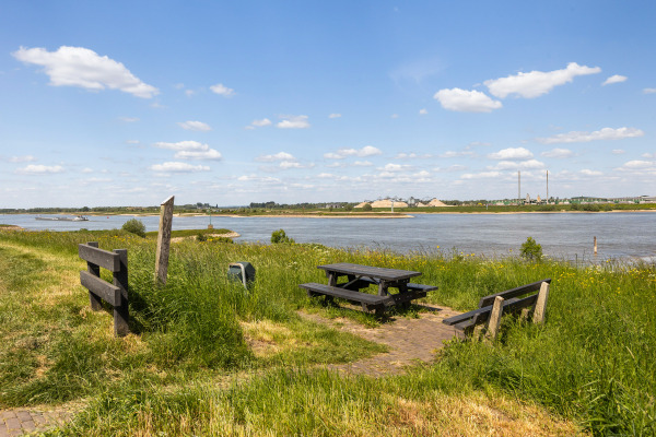 photo 83 Rijndijk 28