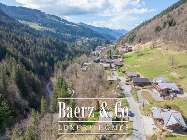 photo 4 AUTHENTIC 4-BEDROOM CHALET - CLOSE TO SKI LIFTS