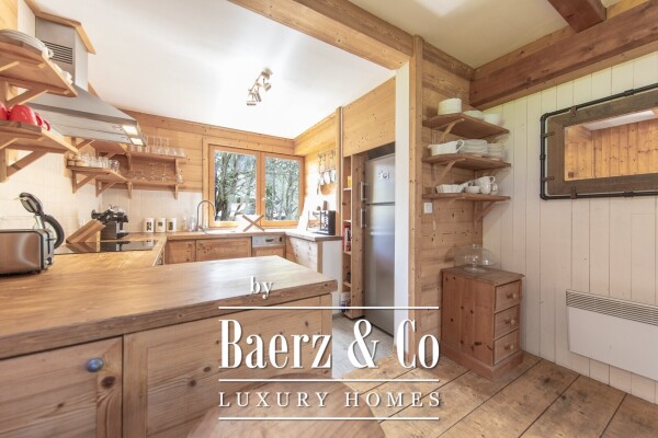 photo 11 AUTHENTIC 4-BEDROOM CHALET - CLOSE TO SKI LIFTS