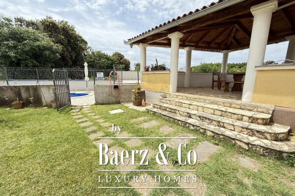 photo 8 Pula, Veli Vrh - spacious house with five residential units,22m2 swimming pool,garage-quiet location