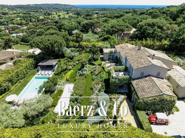 photo 3 Prestigious Villa in Les Marres – Sea View, eature and elegance