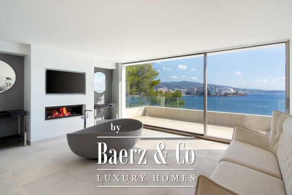 photo 16 Modern seafront villa in Cala Vinyes