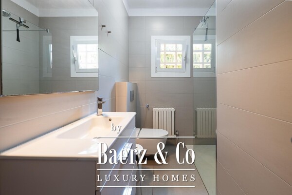 photo 24 Exclusive Villa with Vacation License in Arenal area, Palma