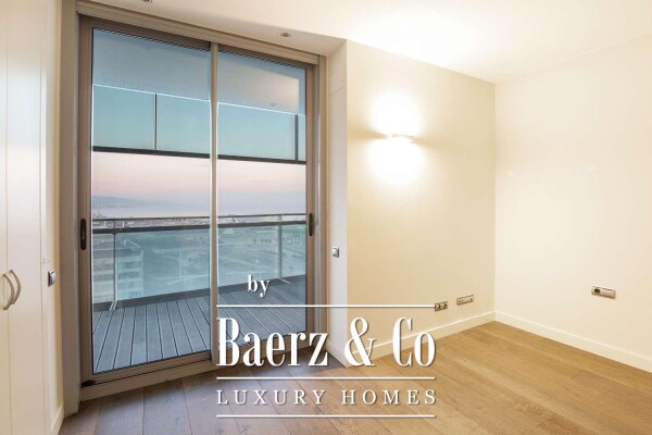 photo 7 For Sale: Prestigious Seafront Apartment with Exceptional Terrace   Barcelona