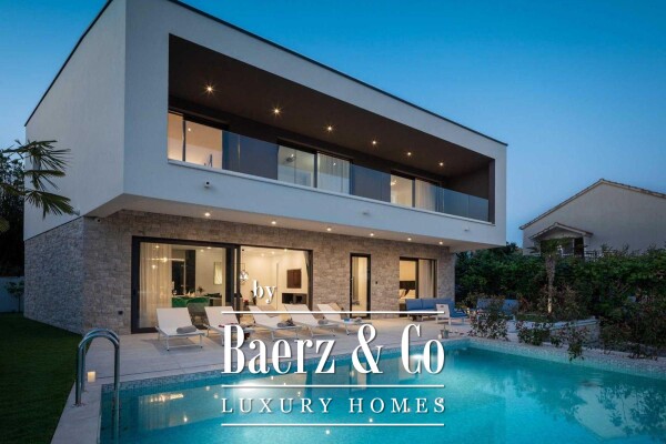 photo 3 Rogoznica, modern villa with swimming pool in the first row to the sea