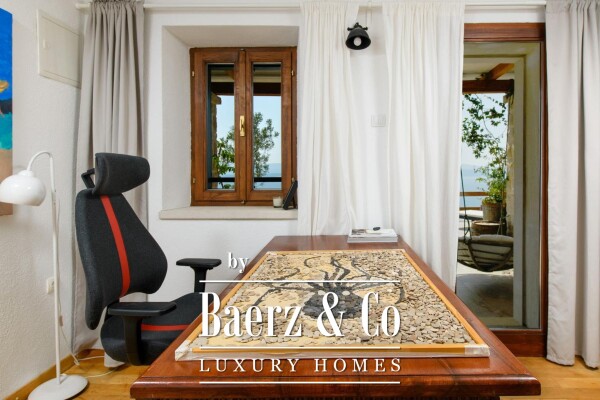 photo 13 Brač, Murvica, stone house with five residential units and sea view