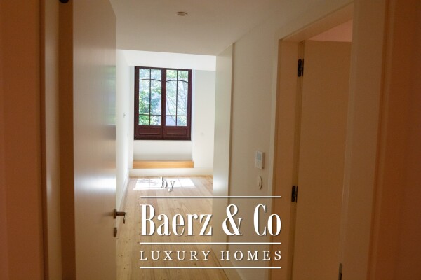 photo 19 A beautiful  three bedroom  with views of Bolhão Market