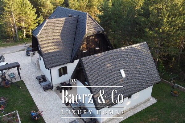 photo 2 Plitvice lakes, Korenica, two houses NKP 470m2