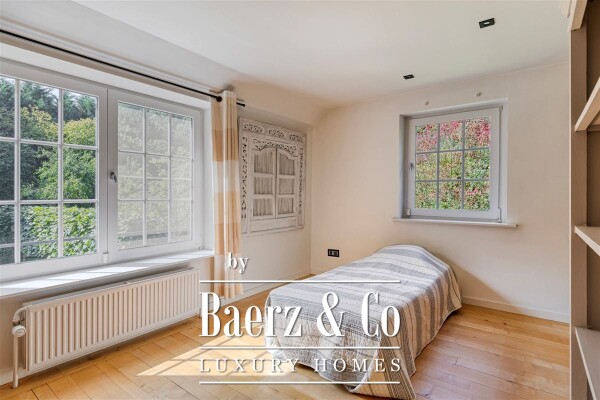 photo 28 Unieke villa op AAA locatie in hartje Vriesdonk met praktijk/bureelruimte!