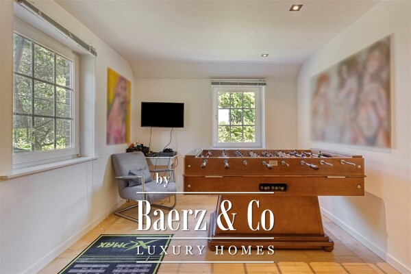 photo 30 Unieke villa op AAA locatie in hartje Vriesdonk met praktijk/bureelruimte!