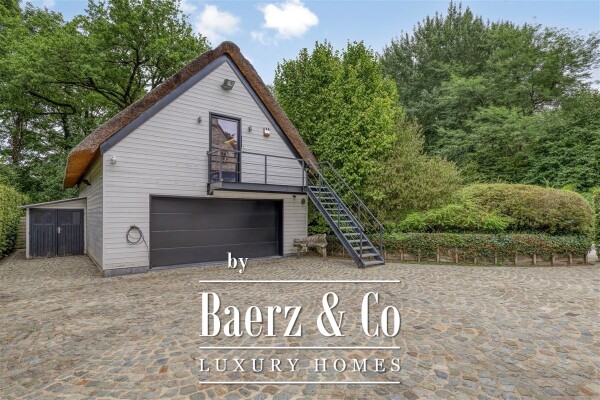 photo 35 Unieke villa op AAA locatie in hartje Vriesdonk met praktijk/bureelruimte!