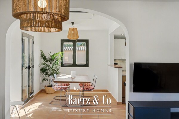 photo 6 Singular house with open sea views and private rooftop