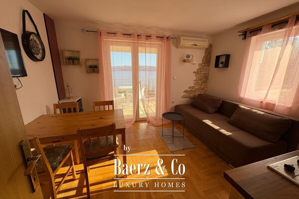 photo 5 Karlobag, Cesarica, House with 6 Apartments, First Row to the Sea
