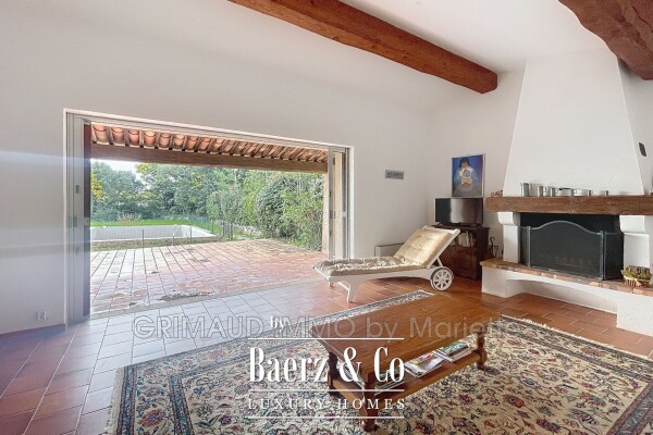 photo 4 Grimaud, France