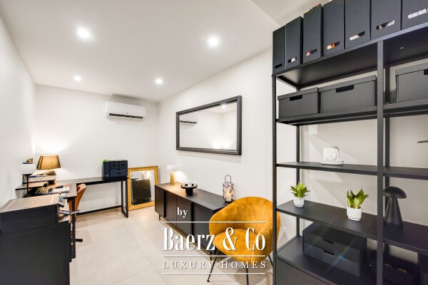 photo 14 Renovated 2-bedroom apartment for sale – Saint-Raphaël city centre – large south-facing terrace – 2 en-suite bedrooms