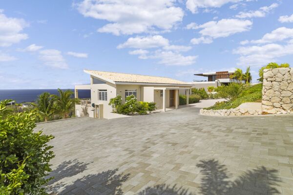 photo 25 Crown West 239