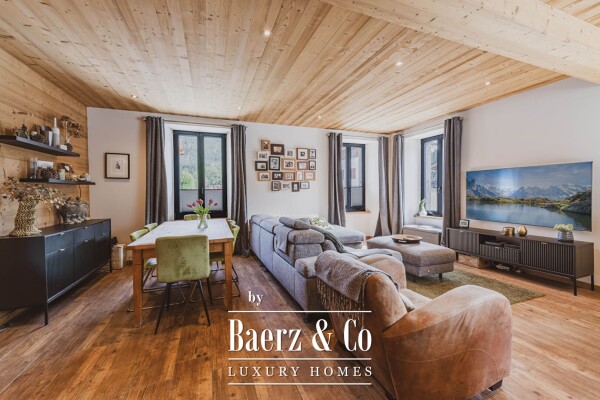 photo 2 High-end Duplex - Fully Renovated - 3 Bedrooms